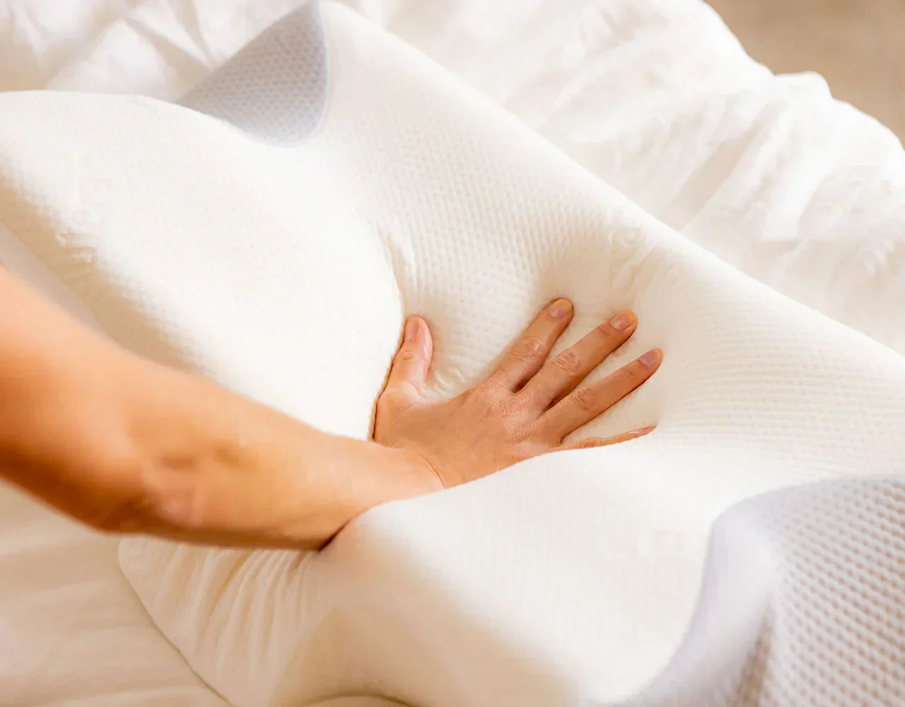 Oreiller orthopédique pour les douleurs au cou - Mousse à mémoire de forme ergonomique